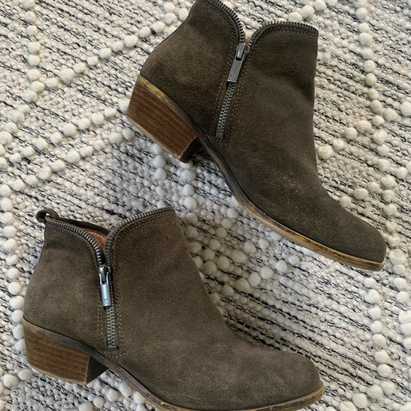 Lucky Brand Basel Moss Green Suede Ankle Booties Sz 8.5 - Picture 1 of 8